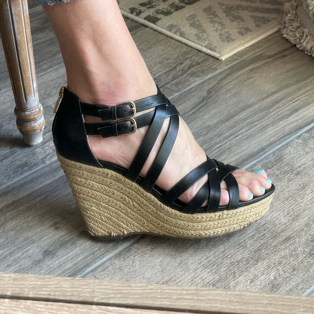 Sofft Priti Zip-Back Leather Wedge, 11